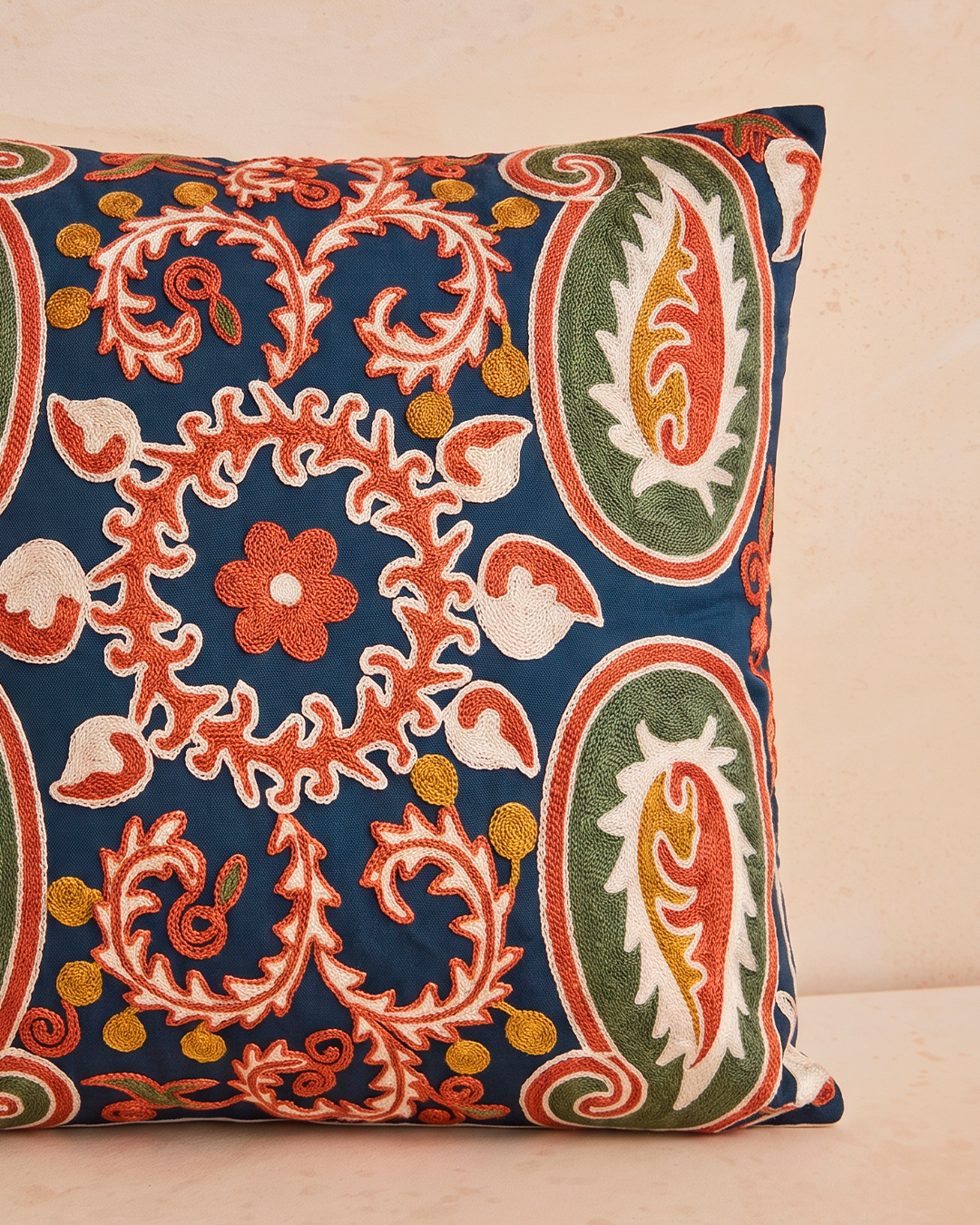 CAPA DE ALMOFADA BORDADA PAISLEY