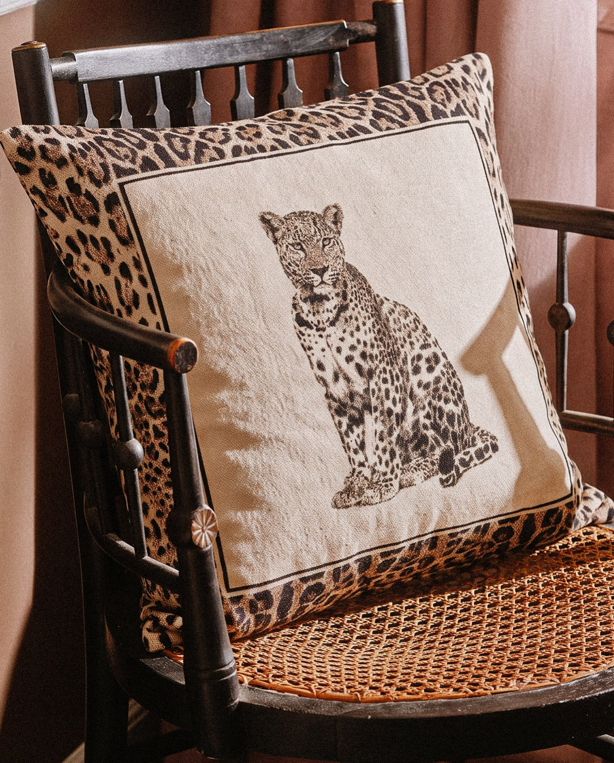 CAPA DE ALMOFADA DE JACQUARD DAI
